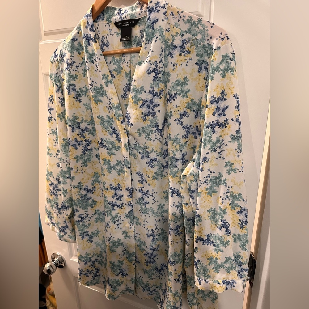 Roomy Floral blouse